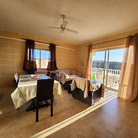 Palm Court Apartment Xlendi Bagian luar foto