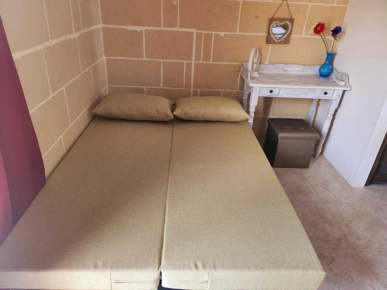 Palm Court Apartment Xlendi Bagian luar foto