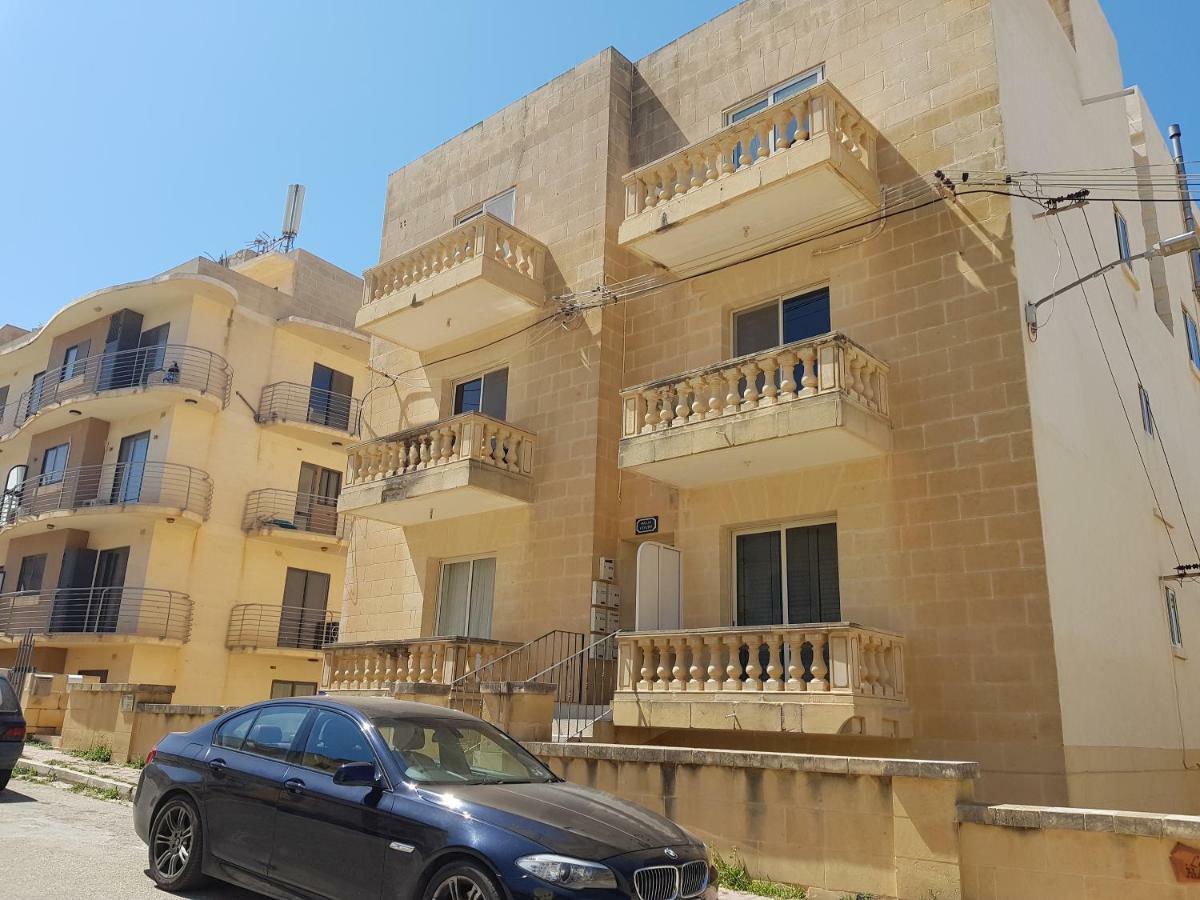 Palm Court Apartment Xlendi Bagian luar foto