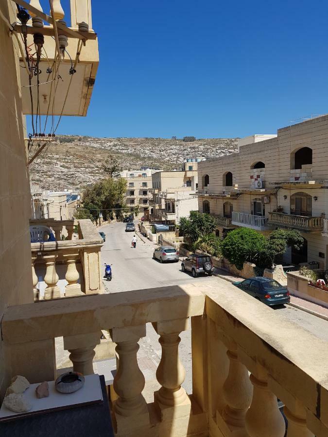 Palm Court Apartment Xlendi Bagian luar foto